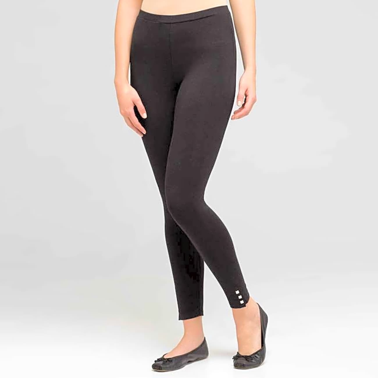 Capri Leggings with Snap Button Detail